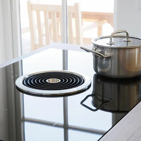 Holiday home Reetdorf Geltinger Birk Atelierhaus Erlenstamm Nieby (Nieby, Schleswig-Flensburg)